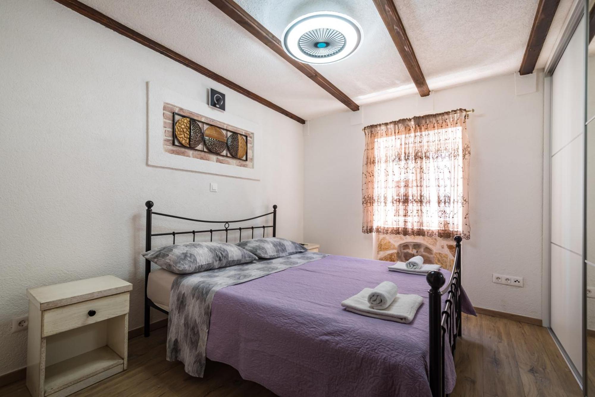 Villa Stone House à Ražanac Extérieur photo