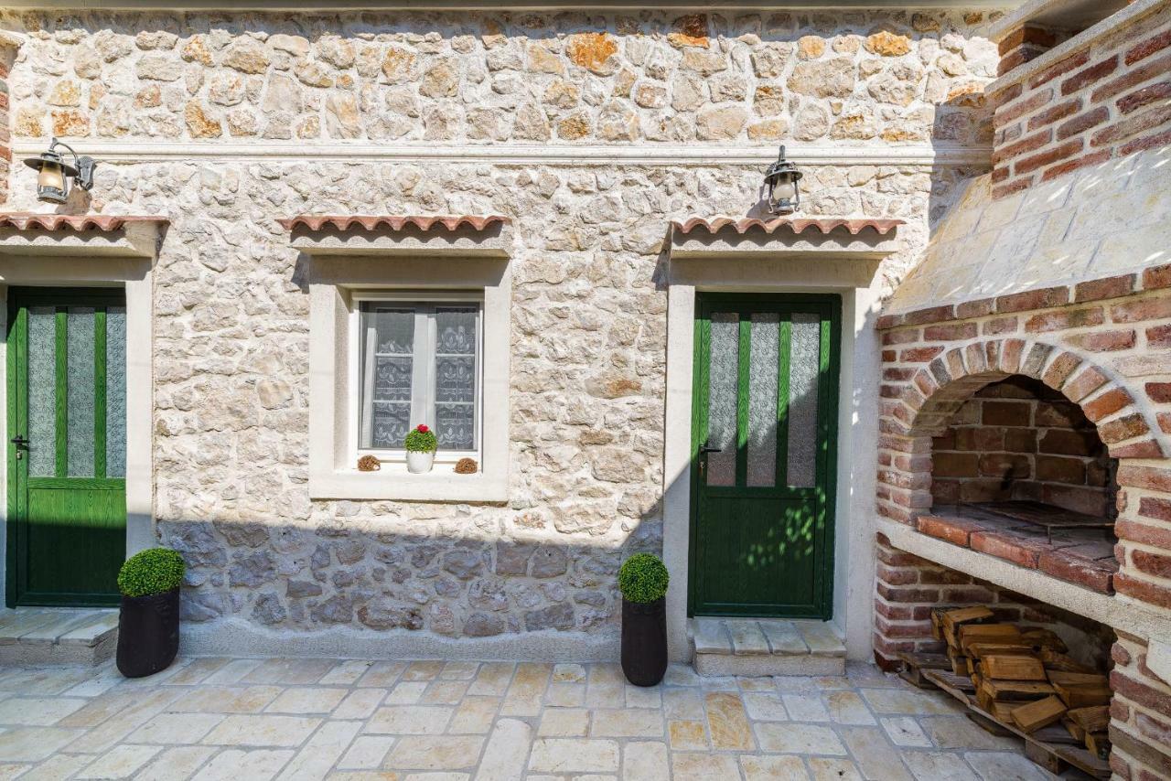 Villa Stone House à Ražanac Extérieur photo