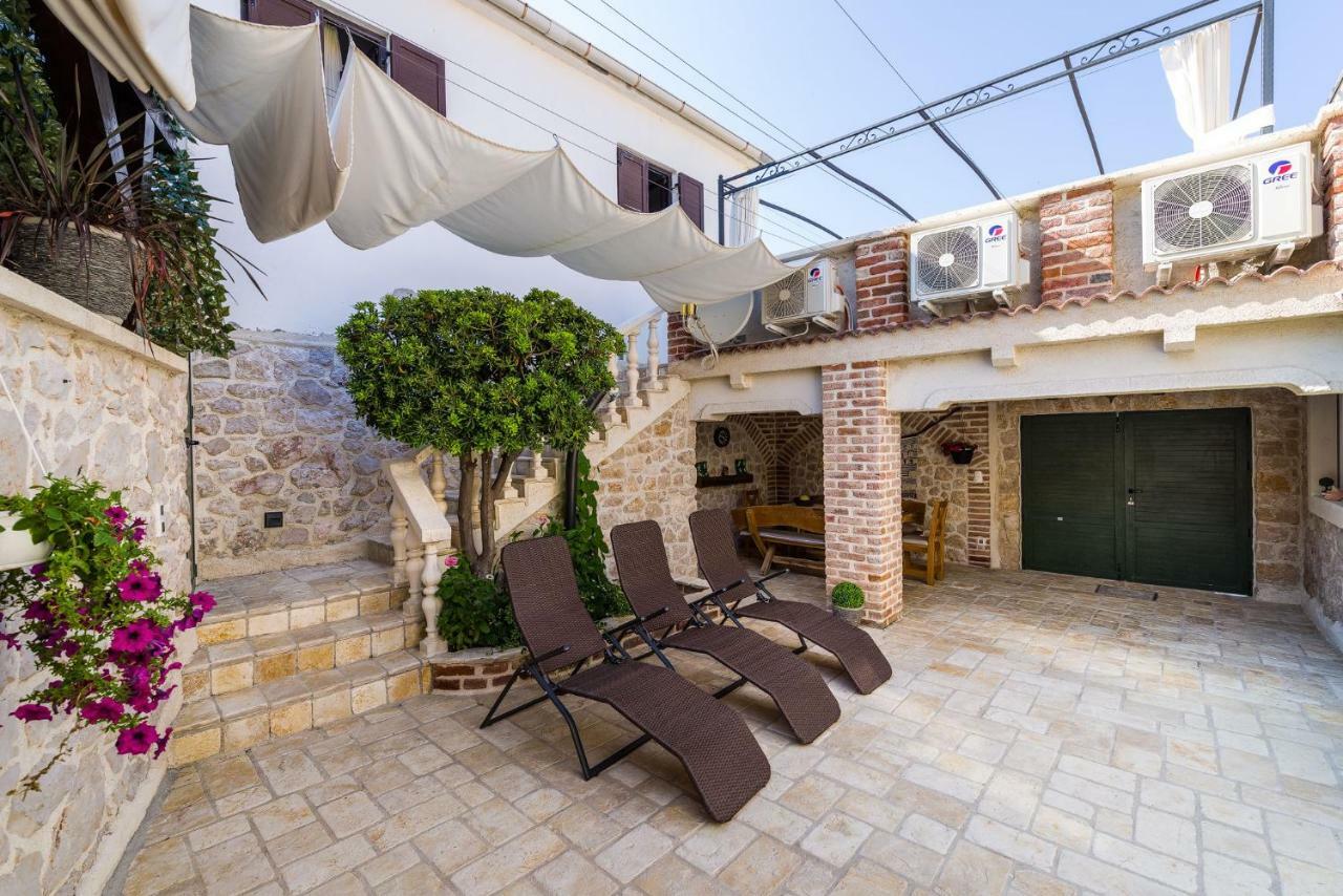 Villa Stone House à Ražanac Extérieur photo