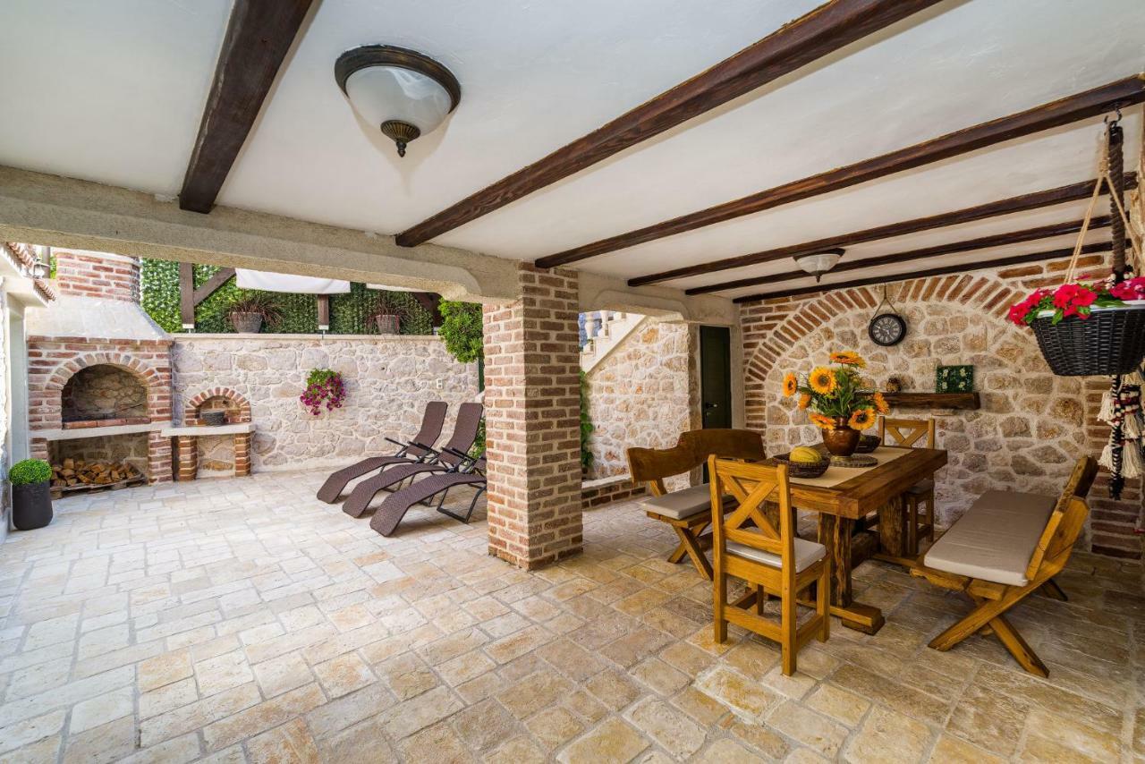Villa Stone House à Ražanac Extérieur photo